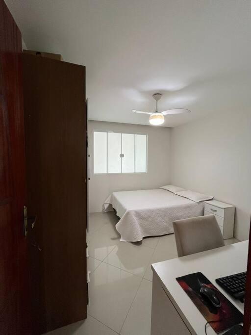 Linda Casa Em Com 04 Quartos, Piscina, Hidro E Area Gourmet Casa de férias