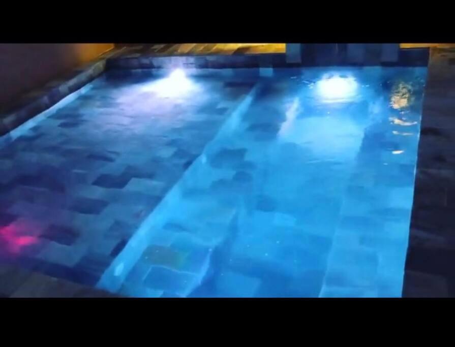 Linda Casa Em Com 04 Quartos, Piscina, Hidro E Area Gourmet * Búzios