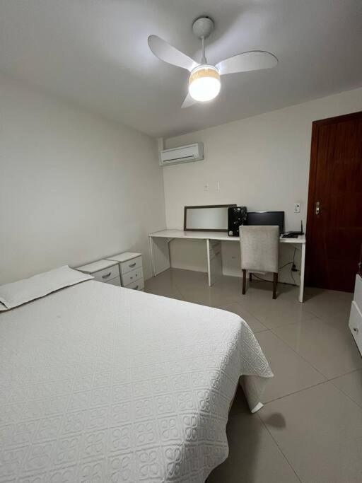 Linda Casa Em Com 04 Quartos, Piscina, Hidro E Area Gourmet